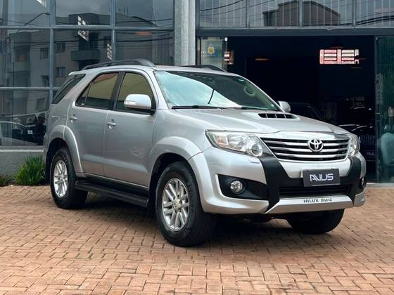 TOYOTA HILUX SW4 3.0 SRV 4X4 16V TURBO INTERCOOLER DIESEL 4P AUTOMÁTICO TOYOTA HILUX SW4 3.0 SRV 4X4 16V TURBO INTERCOOLER DIESEL 4P AUTOMÁTICO